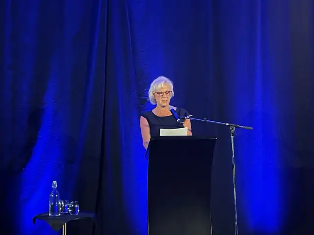 Artificial Intelligence | Picture of Linda Prytula addressing the audience - Canadian Foundation for Pharmacy